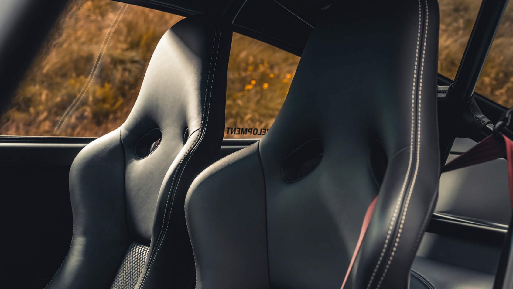 Porsche 993R - karbonowe fotele