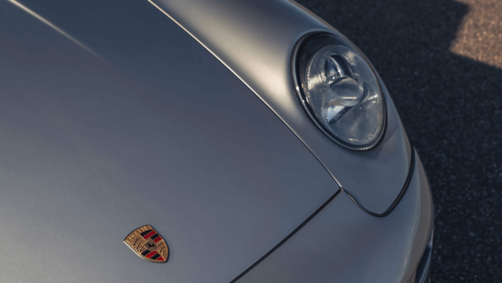 Porsche 993R - zbliżenie na front auta