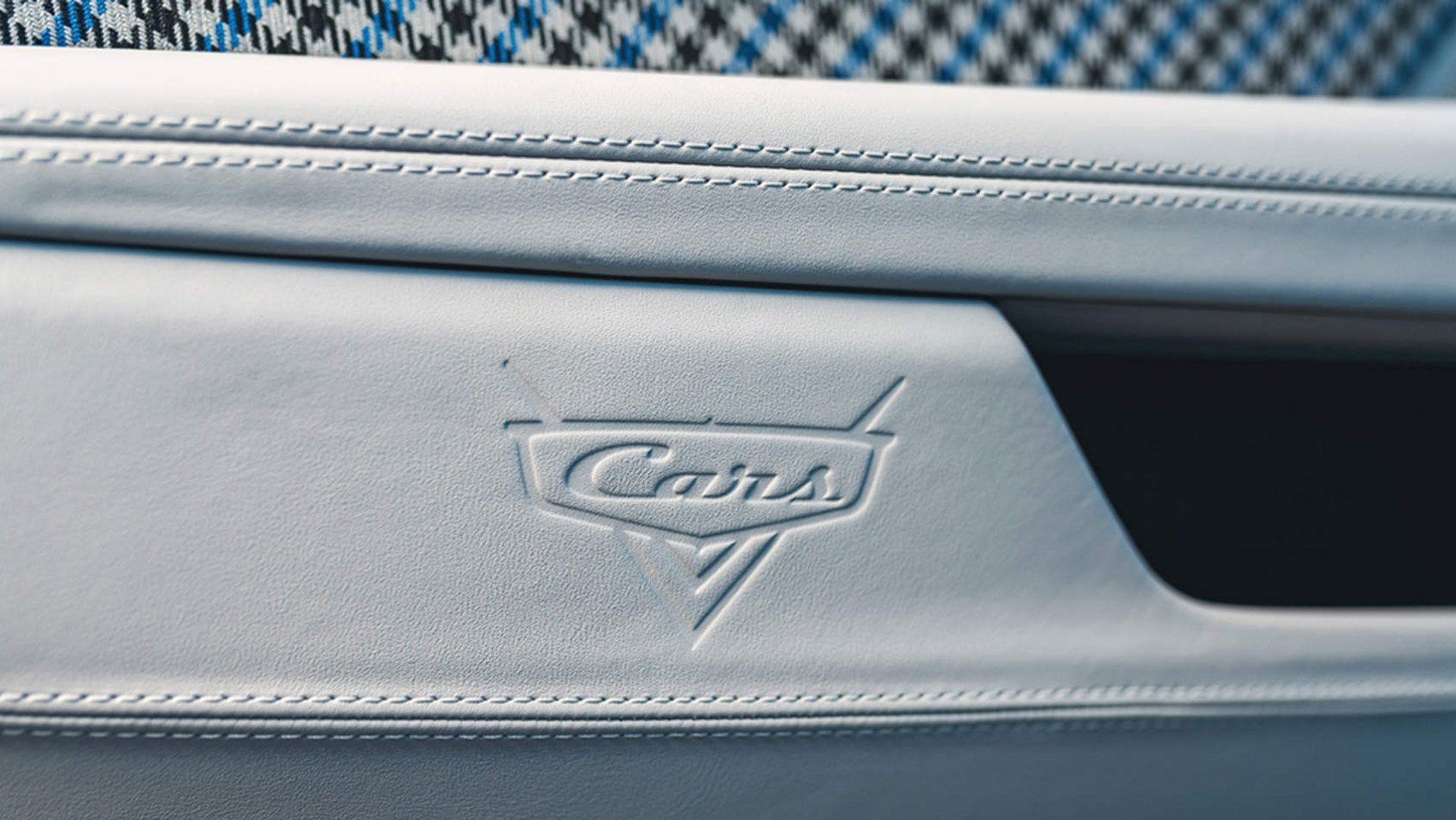 Porsche 911 Sally Carrera Special Edition Porsche 911 Sally Carrera Special Edition - wytłoczenie na skórze