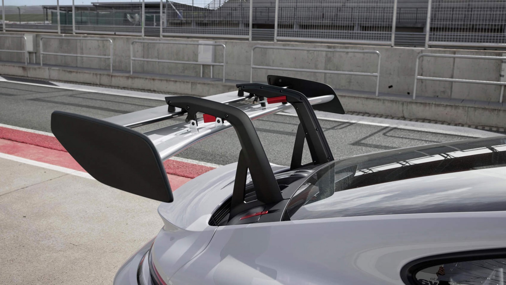 Nowe Porsche 911 GT3 RS (992) - skrzydło