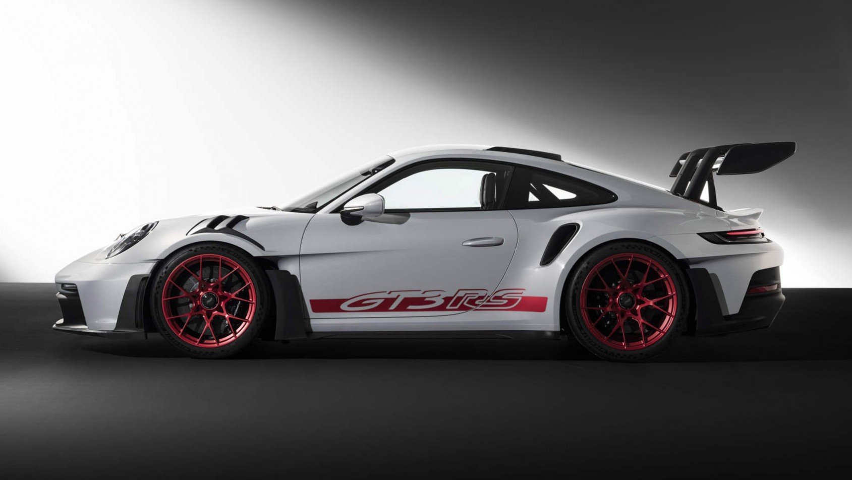 Nowe Porsche 911 GT3 RS (992) - widok z boku