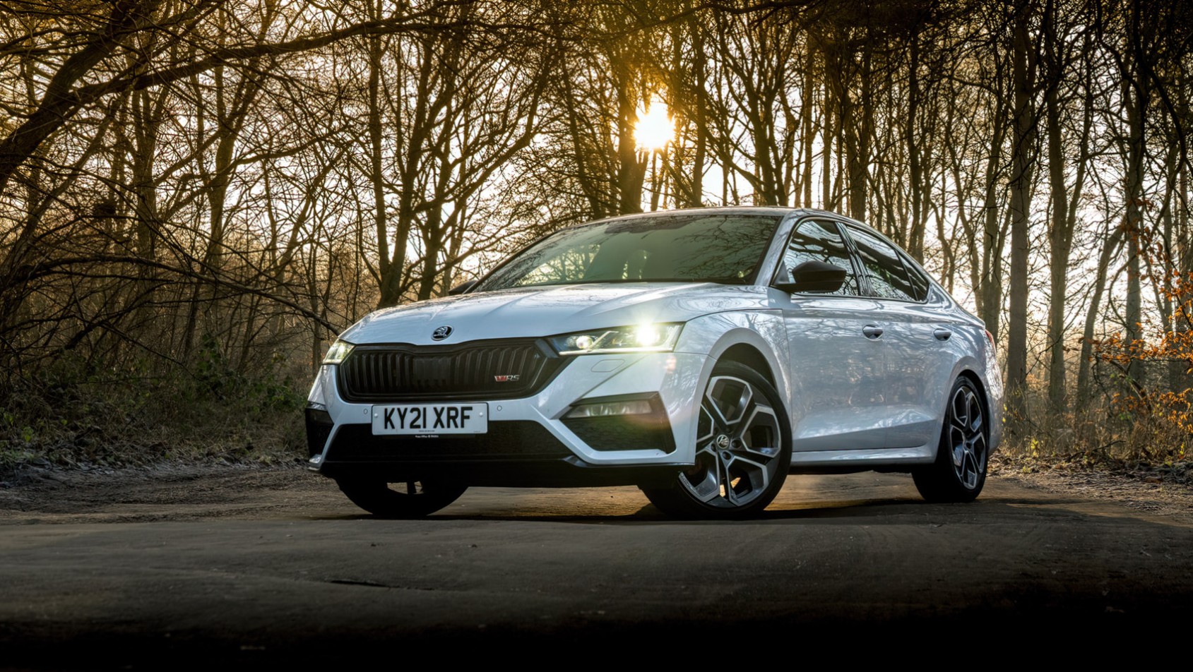 Skoda Octavia RS sylwetka z przodu