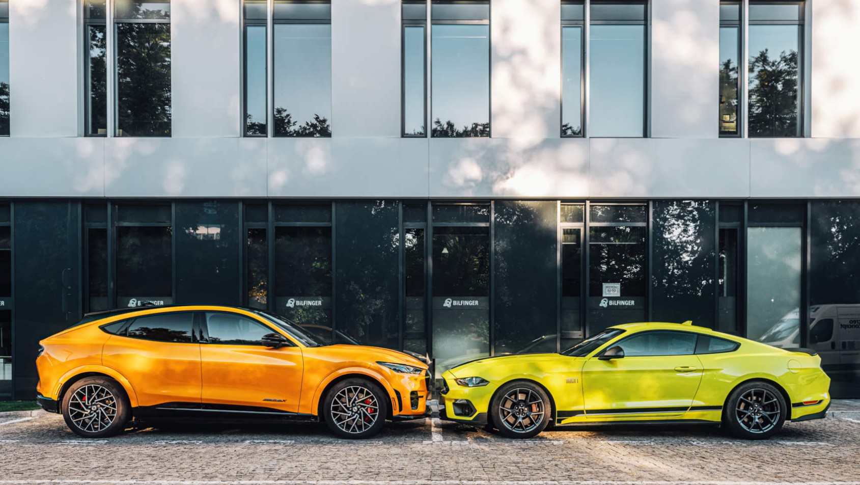 Mustang Mach-E GT i Mach 1 - porównanie sylwetek