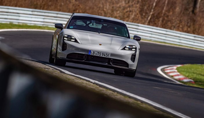 Porsche Taycan Turbo S bije rekord Nürburgringu