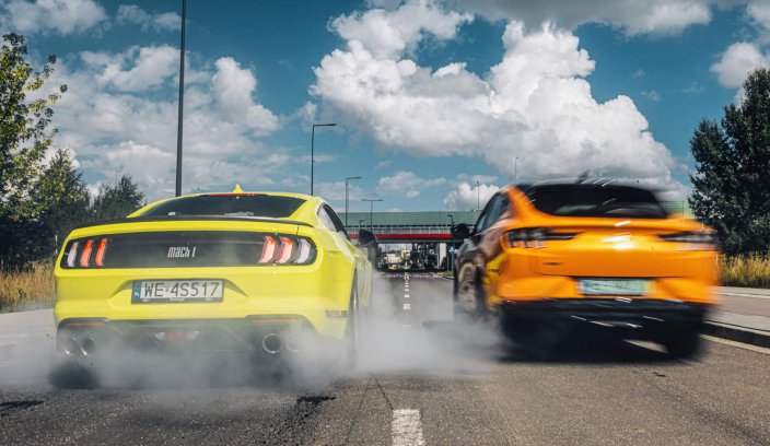 Pojedynek Mustanga Mach-E GT z Mach 1
