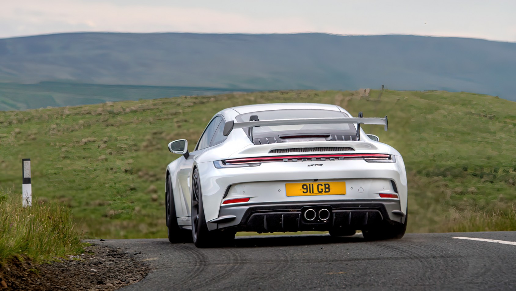 Porsche 911 GT3 Porsche 911 GT3 sylwetka z tyłu