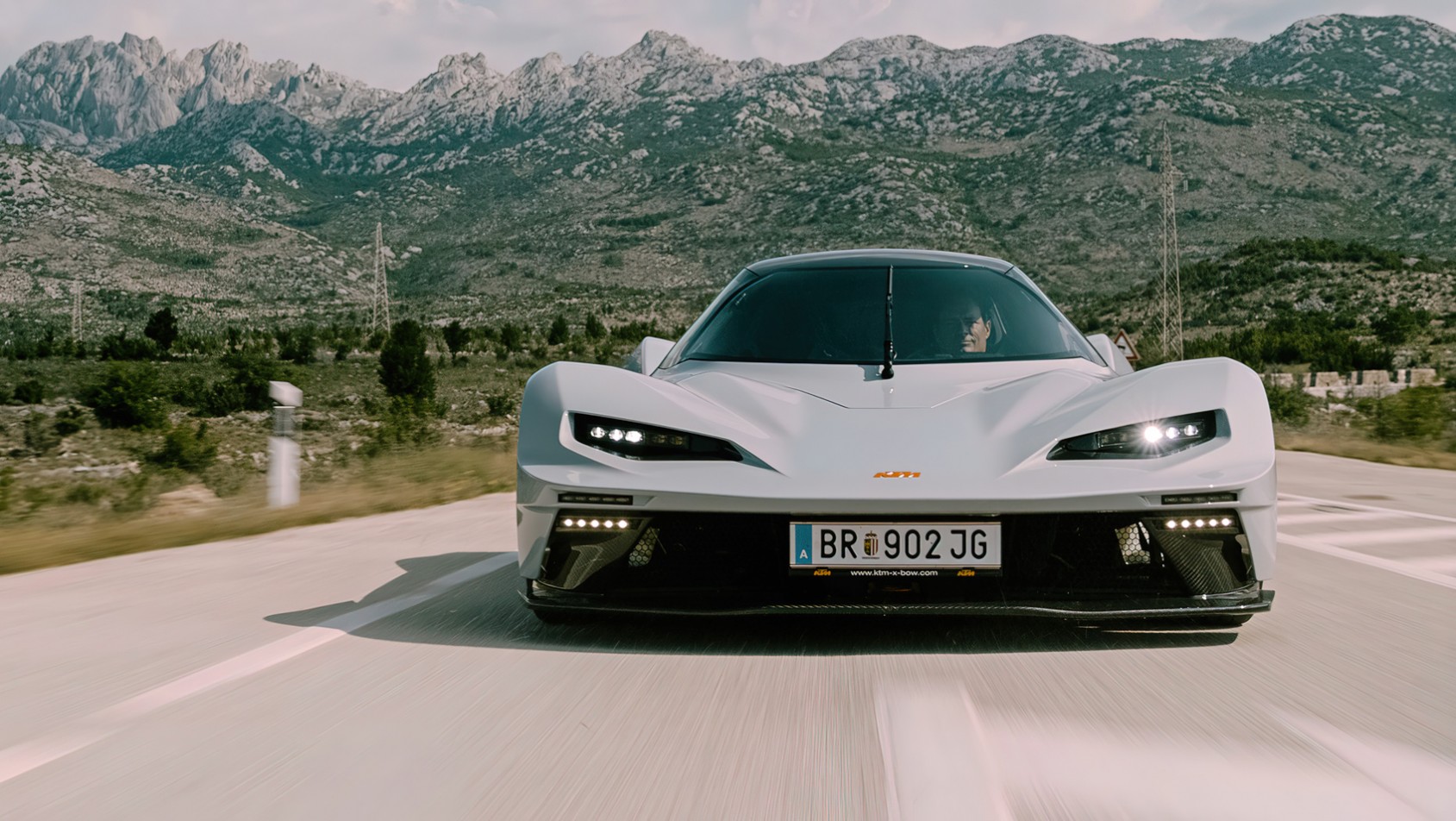 KTM X-Bow GT-XR sylwetka z przodu