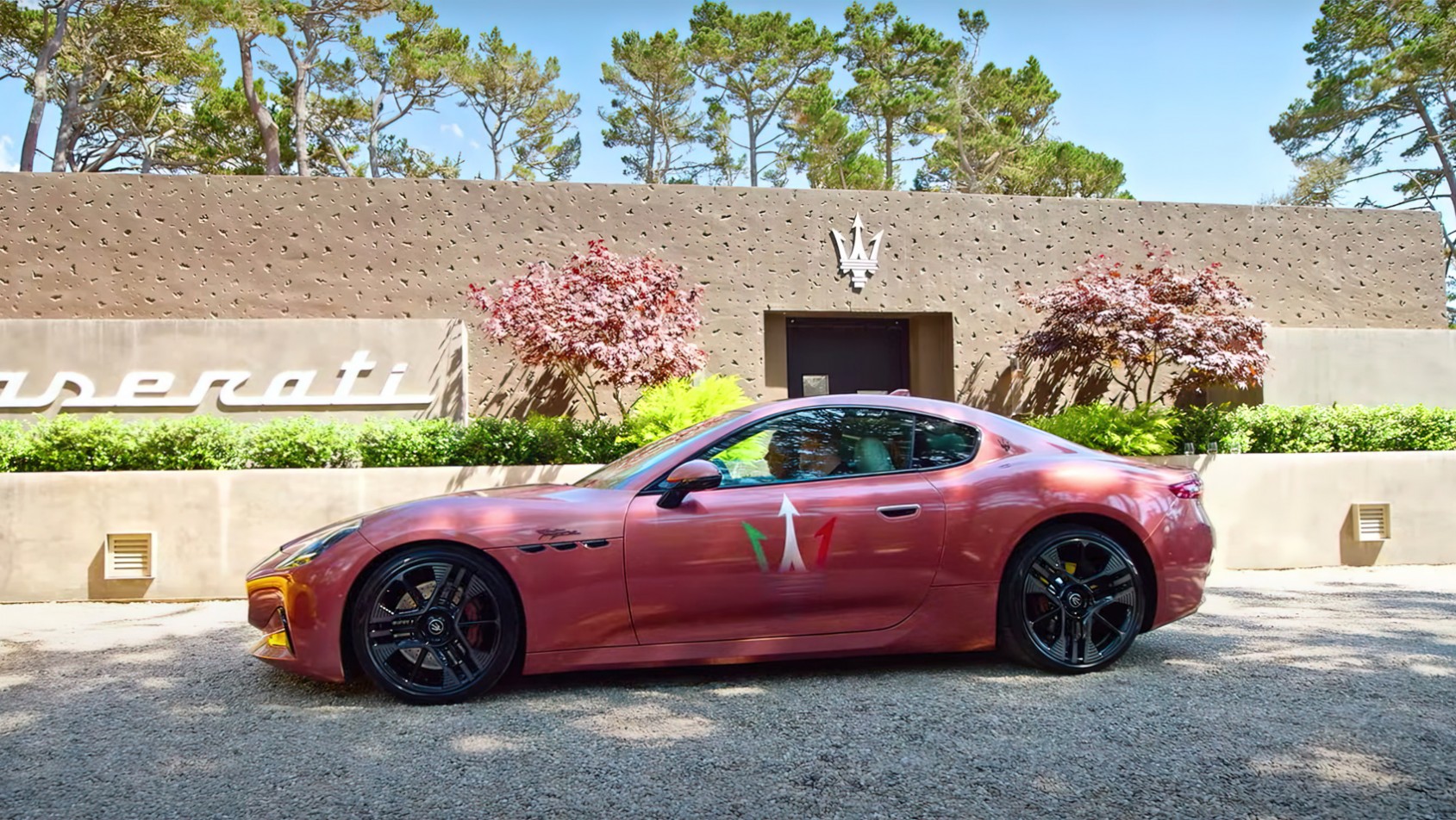 Maserati GranTurismo Folgore sylwetka z boku