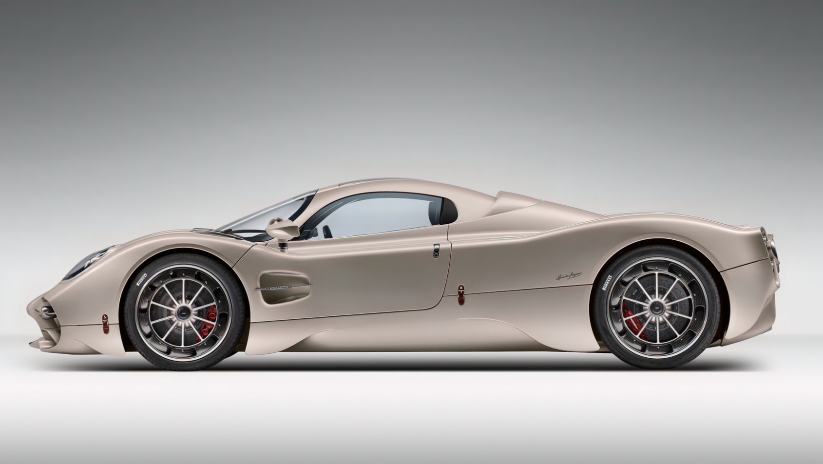 Pagani Utopia z boku