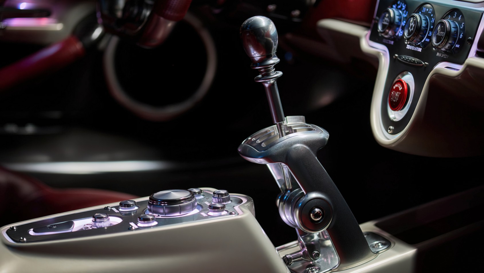 Pagani Utopia wnętrze, drążek zmiany biegów