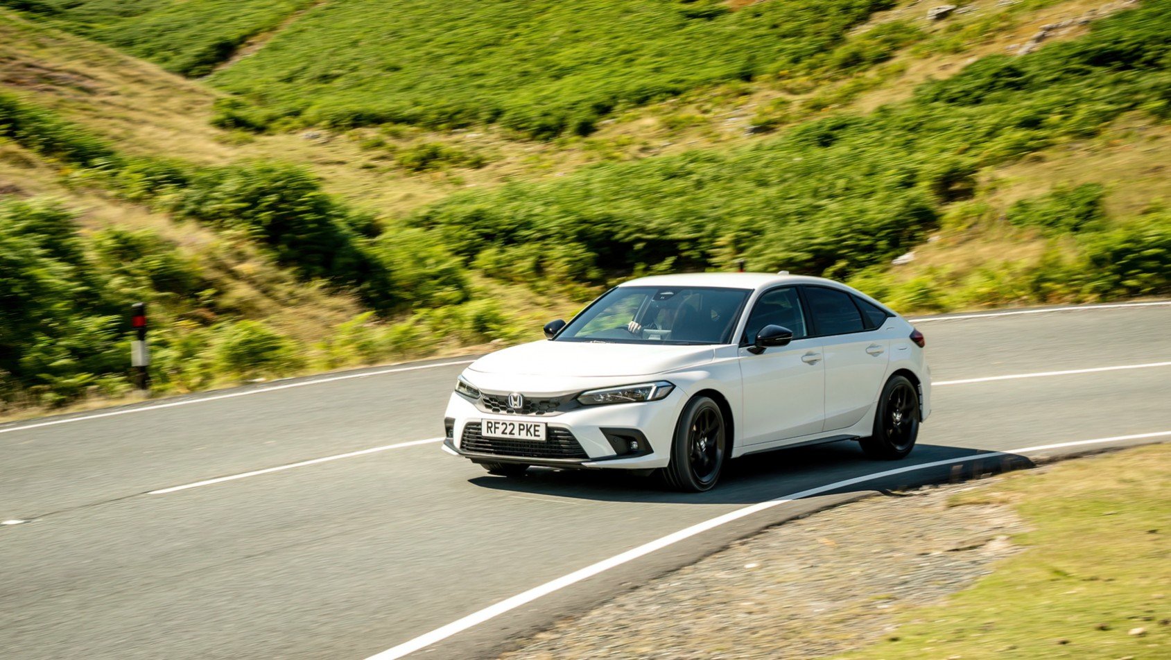 Honda Civic e:HEV Sport Honda Civic e:HEV Sport na zakręcie