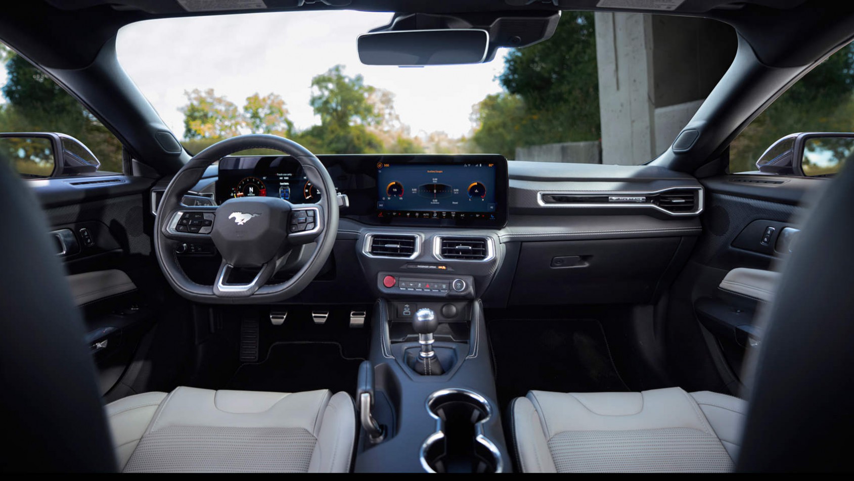 Nowy Ford Mustang - wnętrze