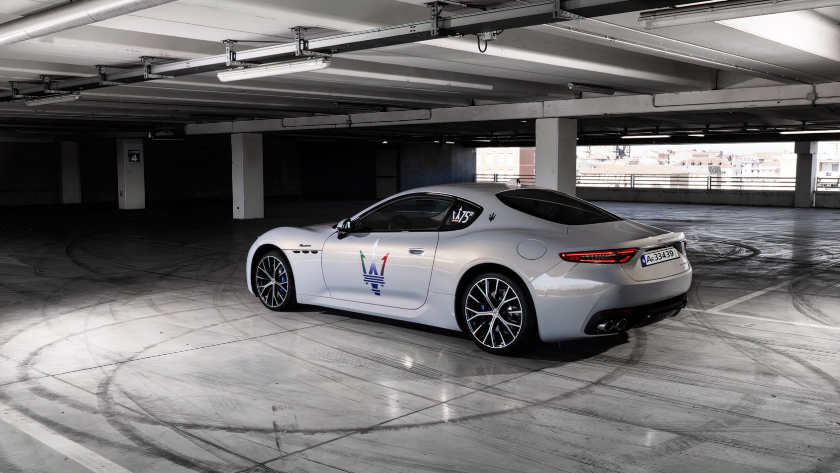 Maserati GranTurismo Trofeo Maserati GranTurismo Trofeo sylwetka z przodu