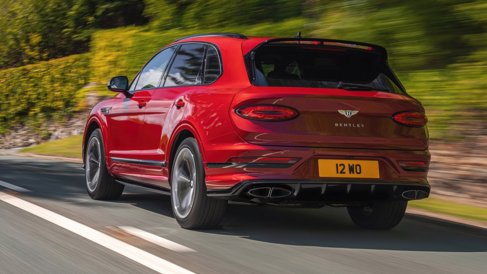 Bentley Bentayga S na drodze