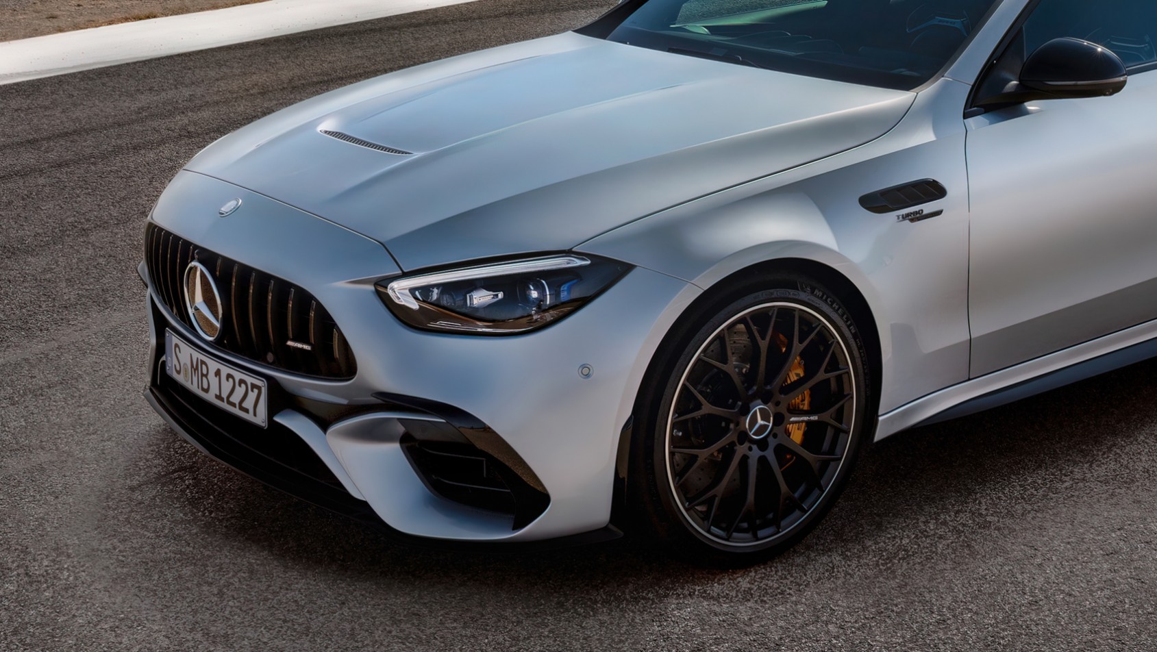 Mercedes AMG C63 przód auta