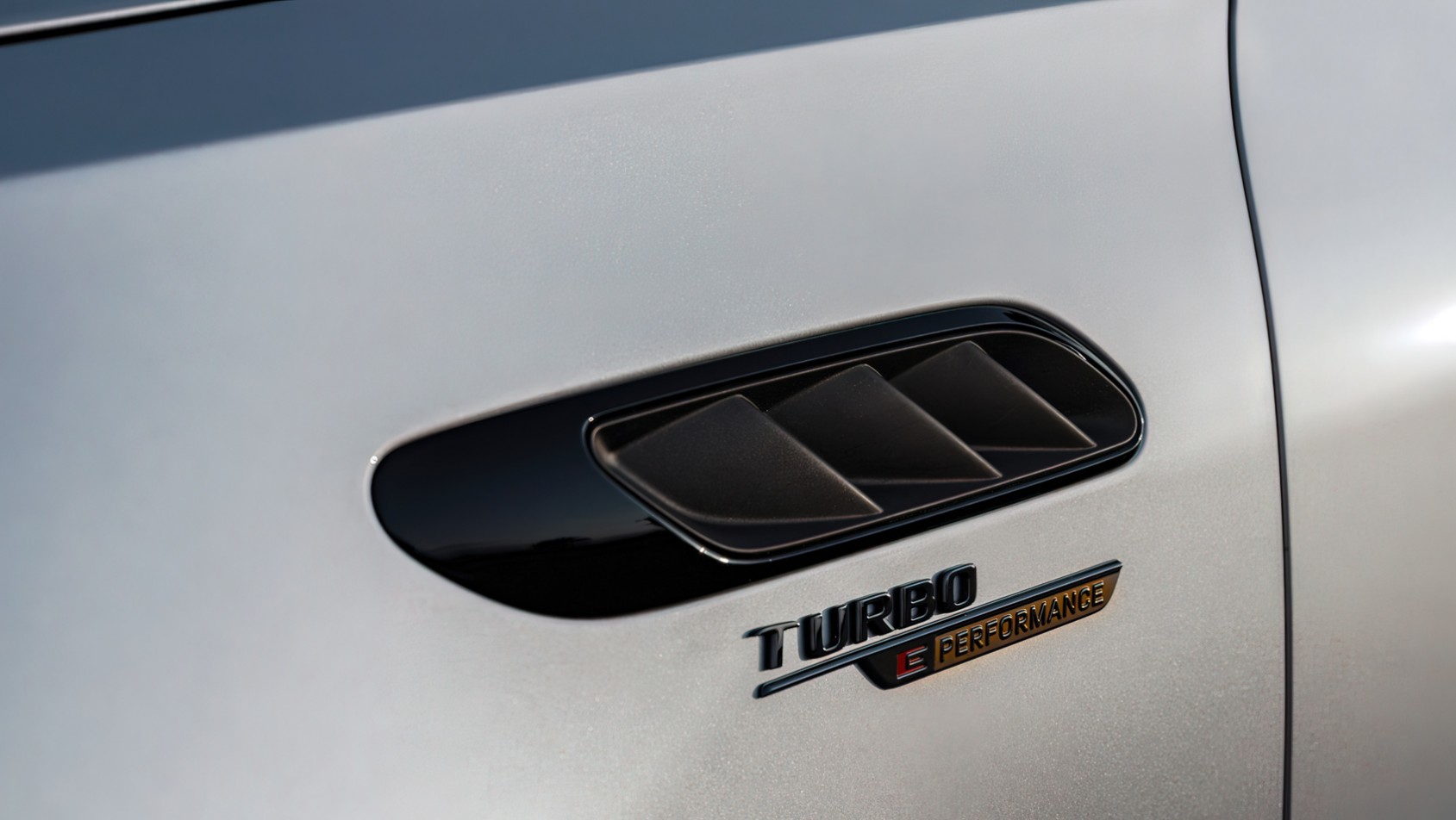 Mercedes AMG C63 wlot powietrza