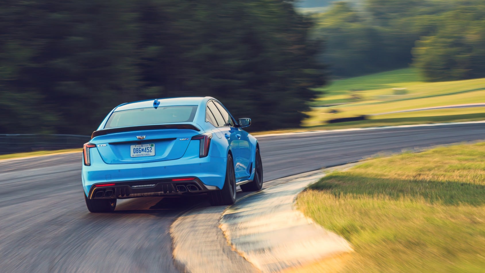 Cadillac CT5-V Blackwing na zakręcie