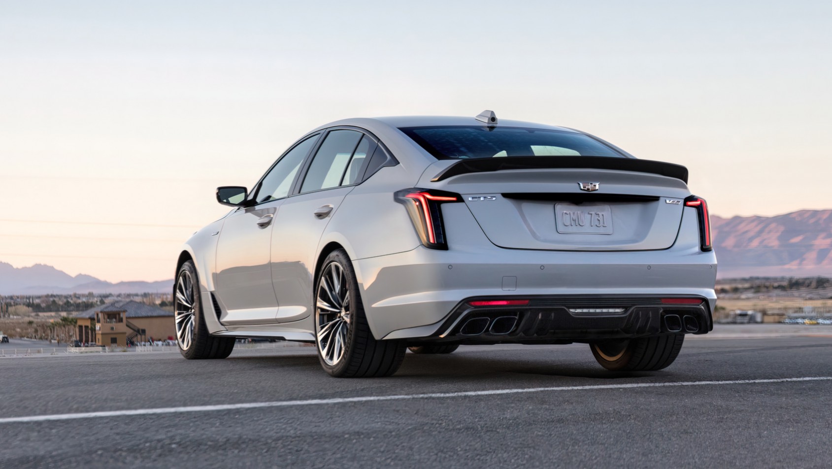 Cadillac CT5-V Blackwing sylwetka z tyłu