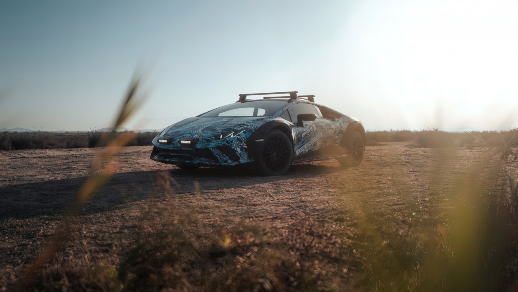 Lamborghini Huracan Sterrato Lamborghini Huracan Sterrato sylwetka z boku