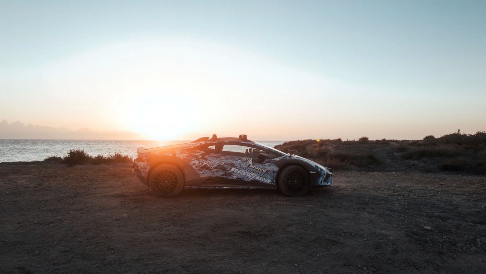 Lamborghini Huracan Sterrato Lamborghini Huracan Sterrato z boku