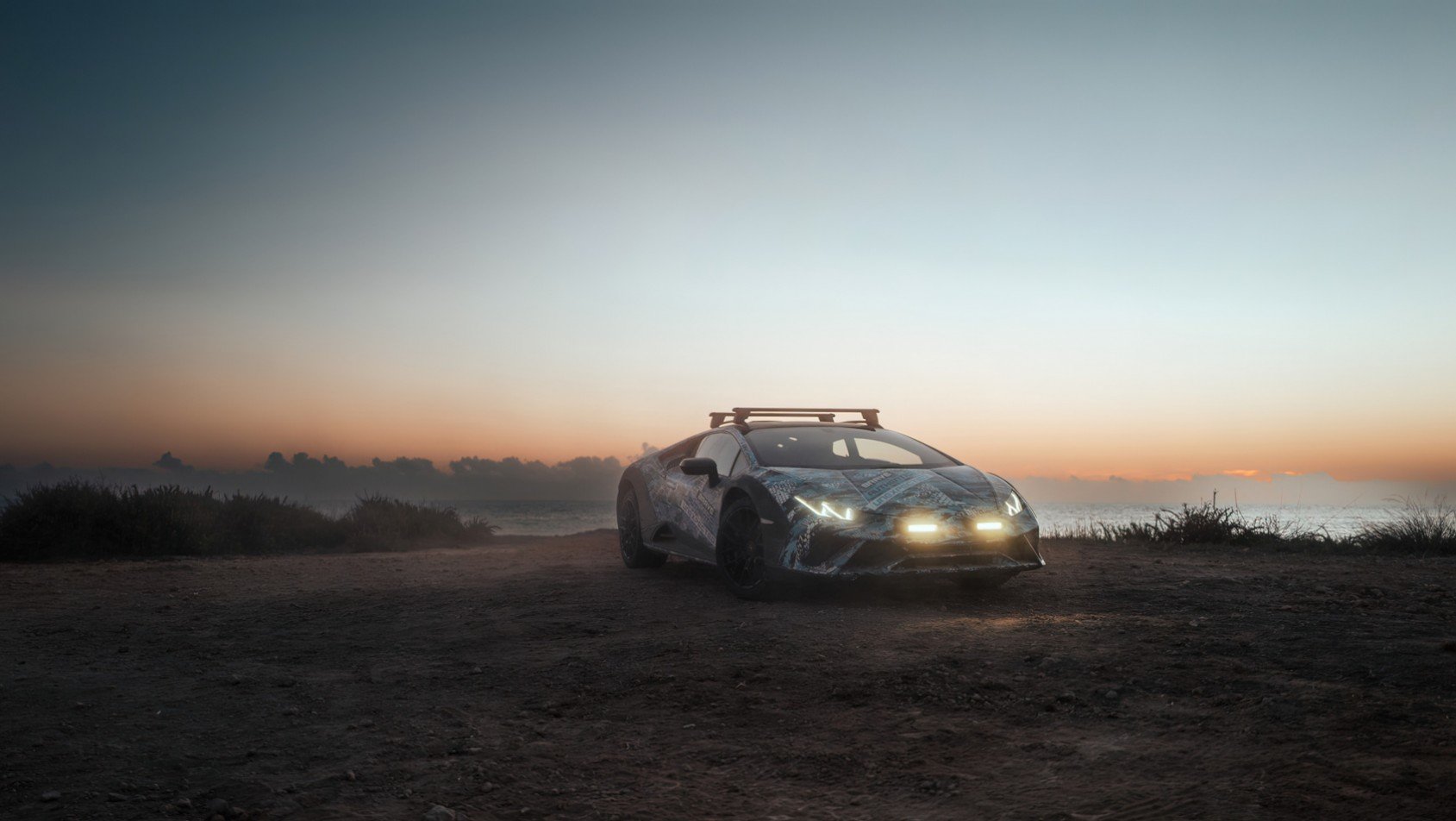Lamborghini Huracan Sterrato Lamborghini Huracan Sterrato o zachodzie słońca