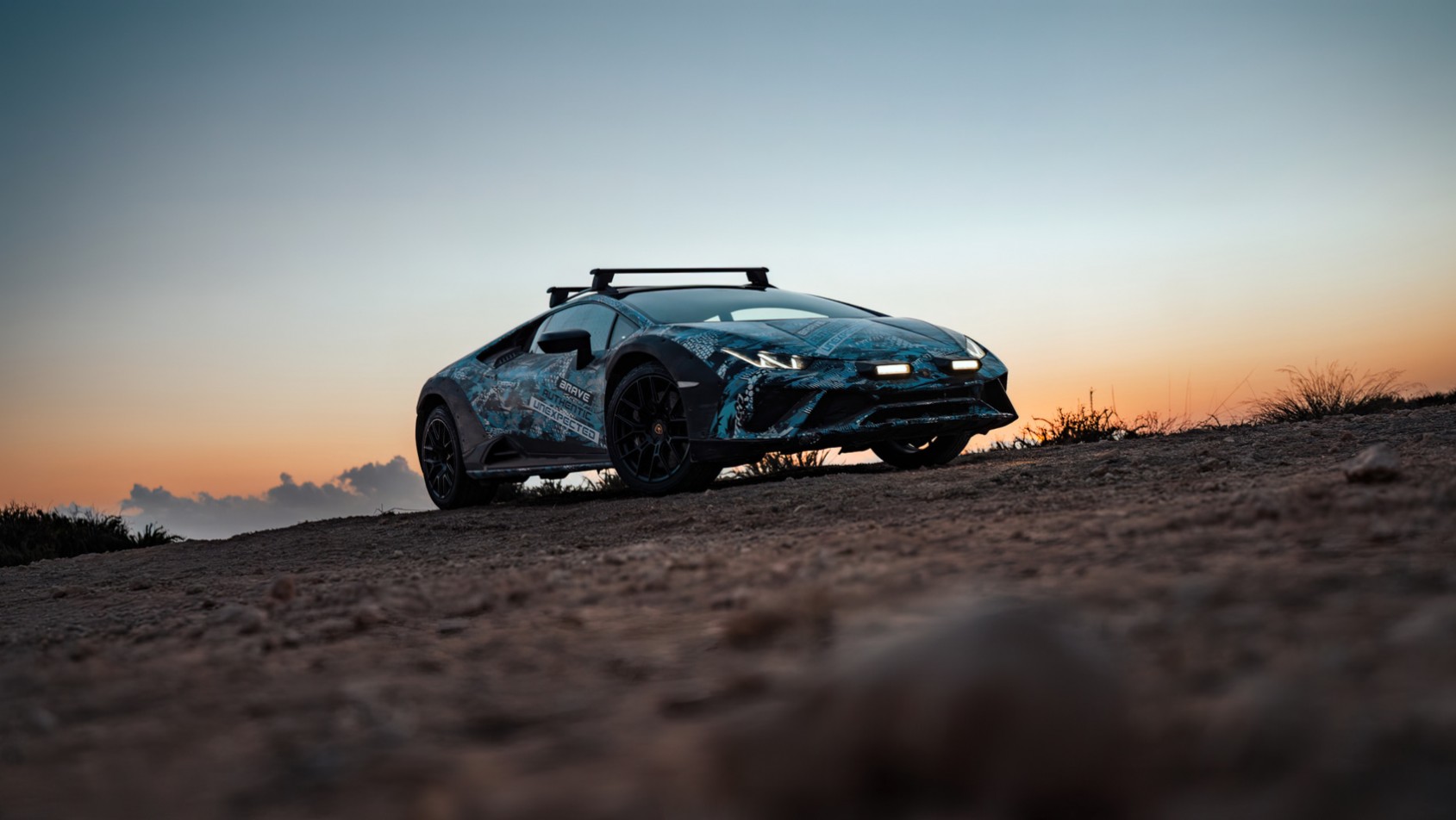 Lamborghini Huracan Sterrato Lamborghini Huracan Sterrato na wzgórzu