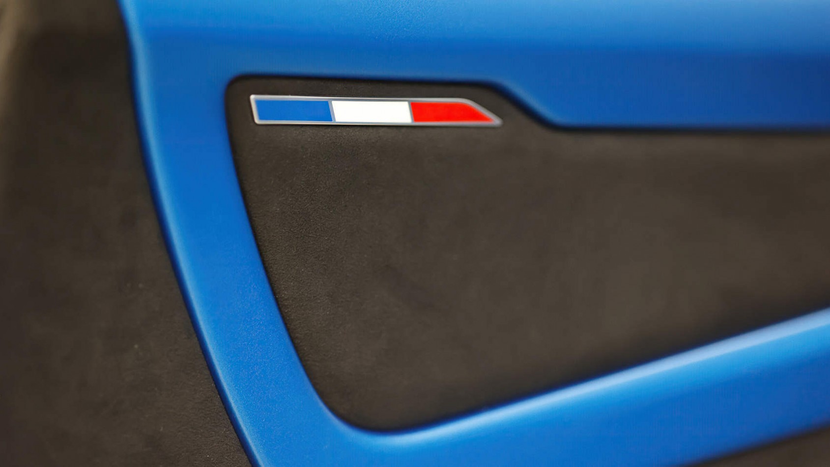 Alpine A110R - elementy wnętrza