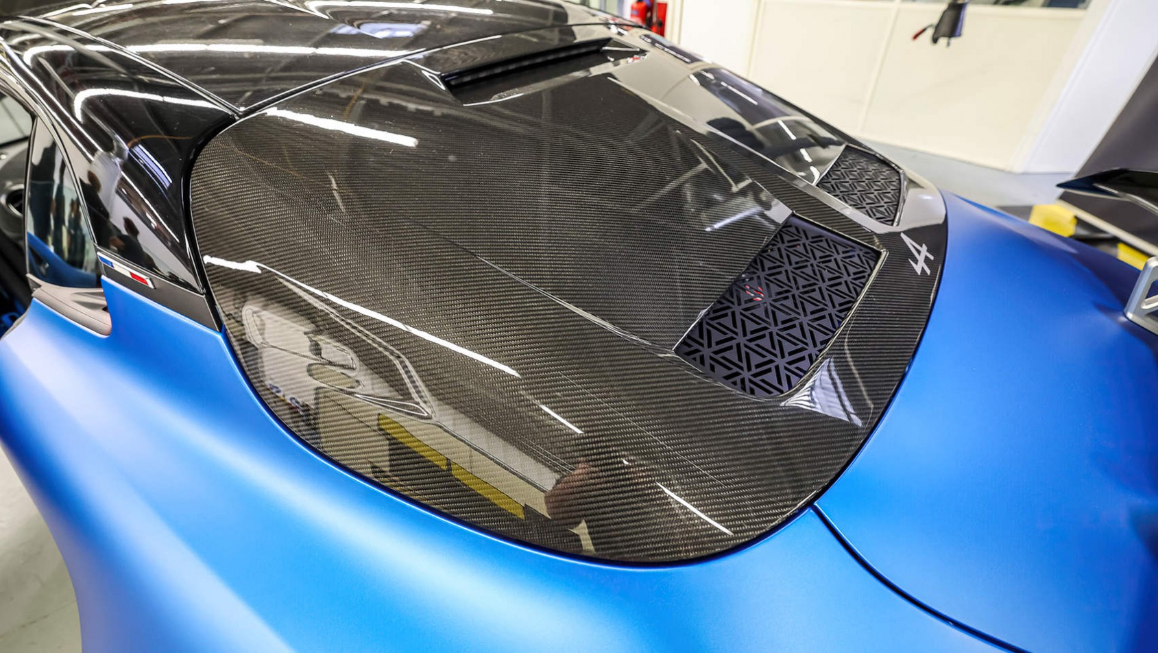 Alpine A110R - karbonowe elementy nadwozia