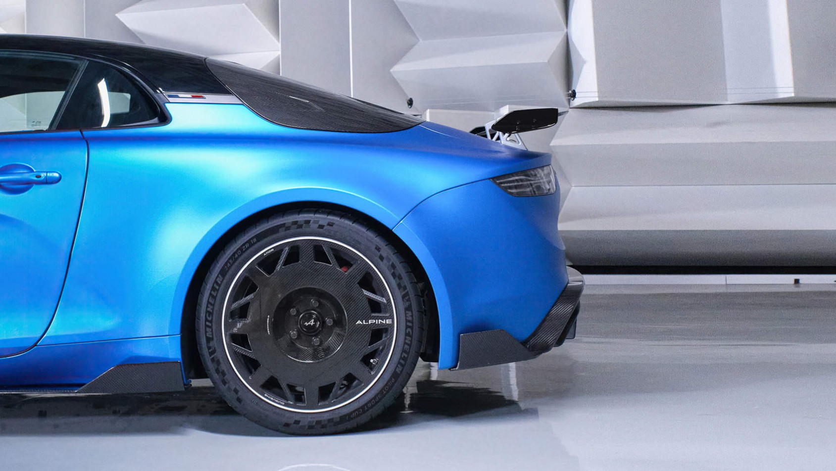 Alpine A110R - karbonowe koła