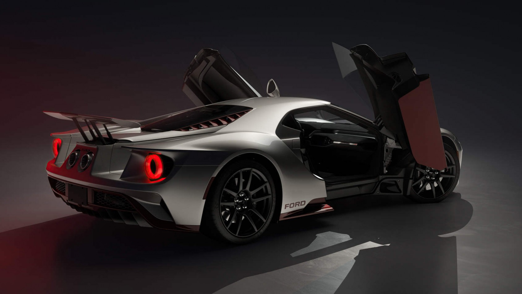 Ford GT LM Ford GT LM w kolorze Liquid Silver