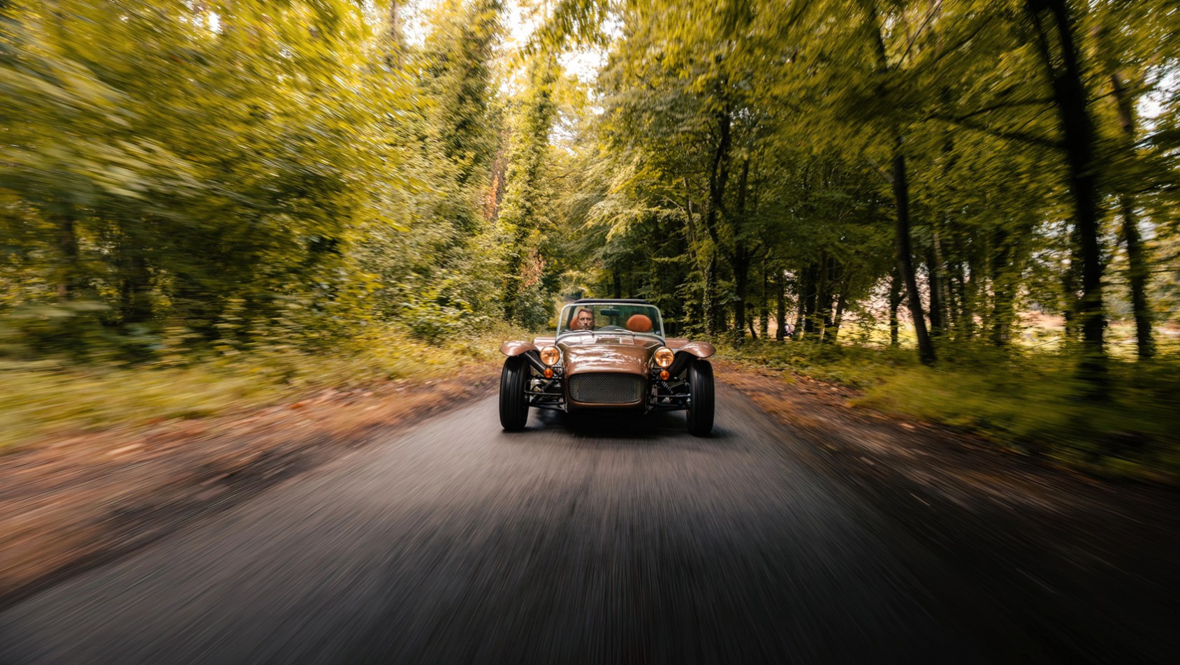 Caterham Super Seven 600 na drodze