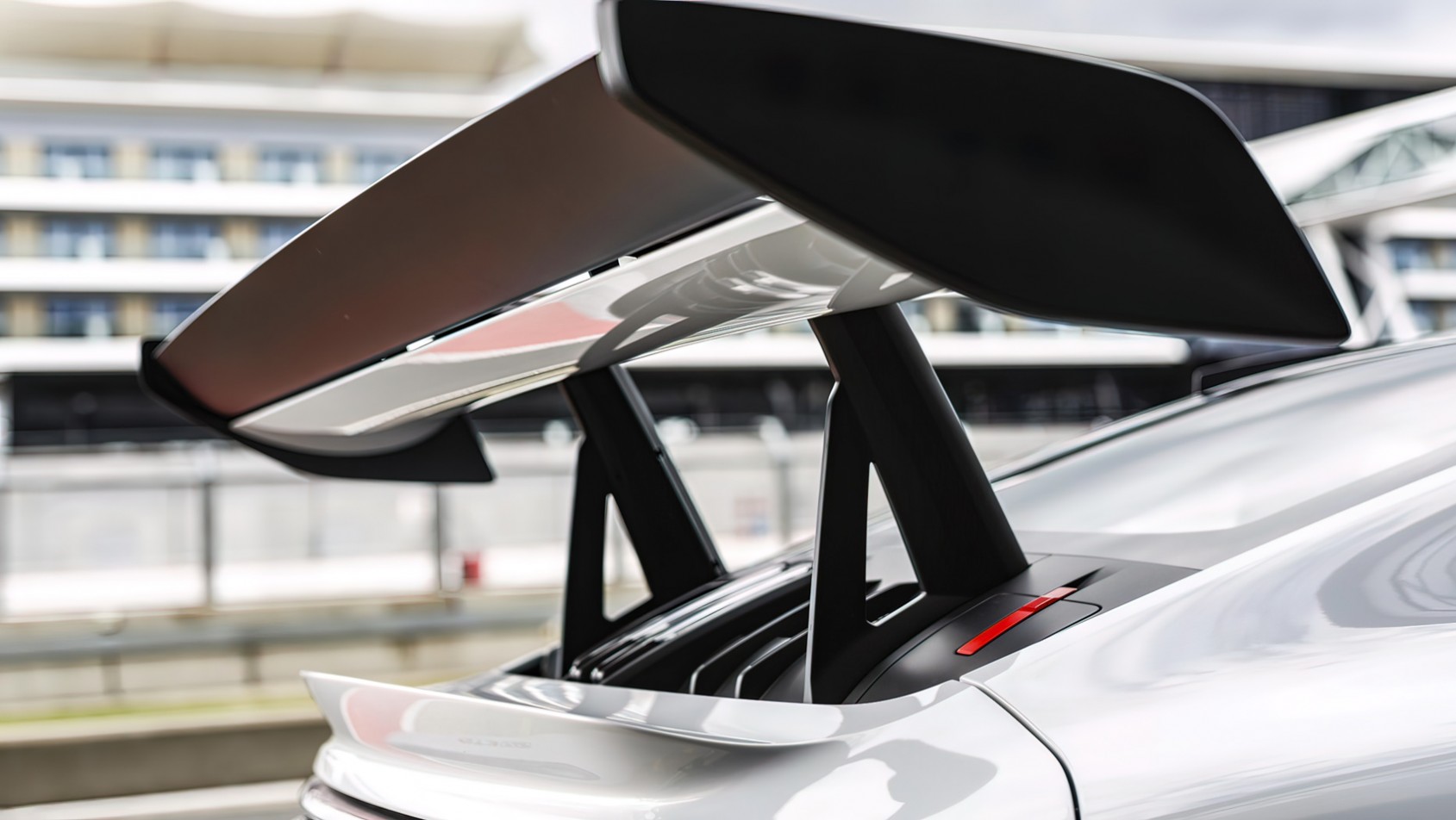 Porsche 911 GT3 RS Porsche 911 GT3 RS spojler