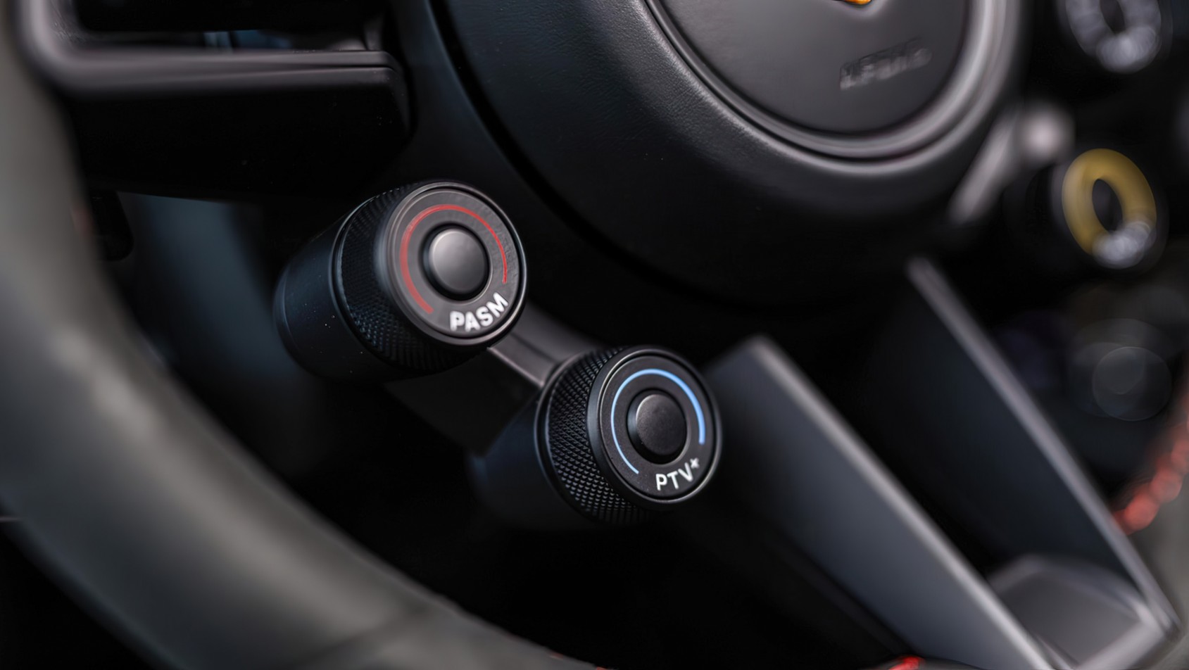 Porsche 911 GT3 RS Porsche 911 GT3 RS detale na kierownicy