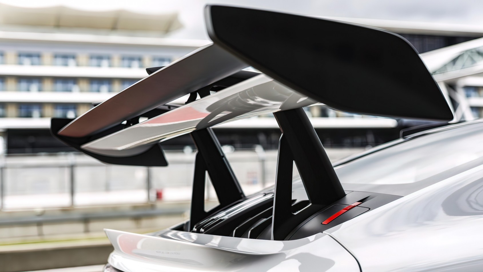 Porsche 911 GT3 RS Porsche 911 GT3 RS spojler