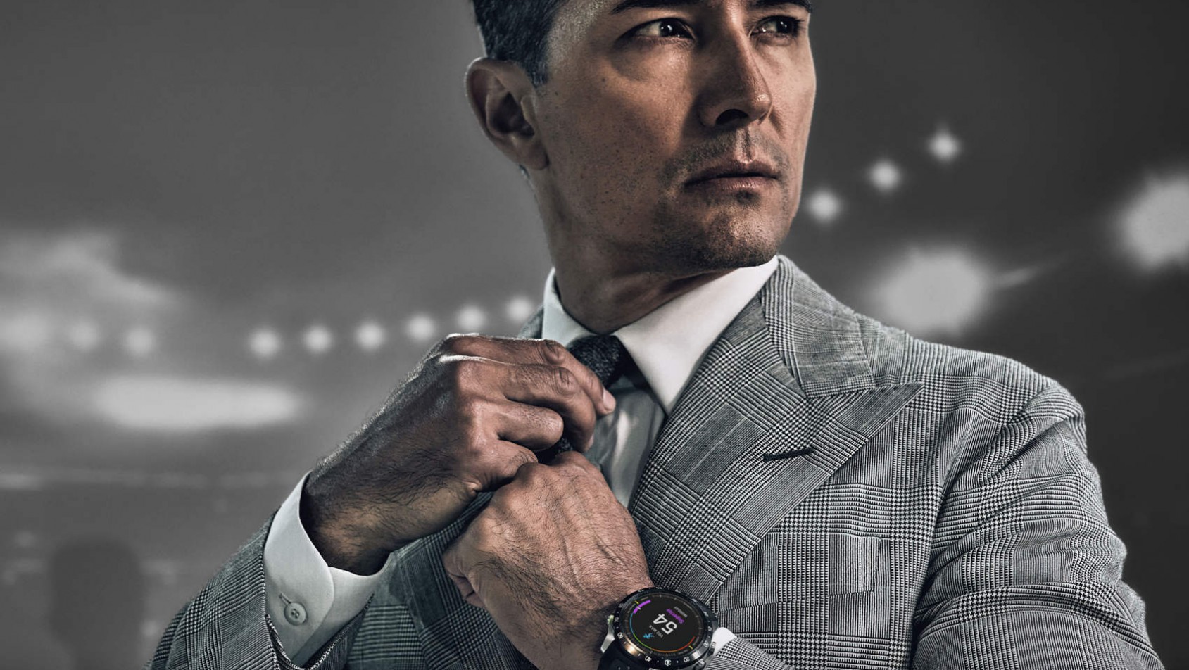 Garmin MARQ prezentacja na modelu