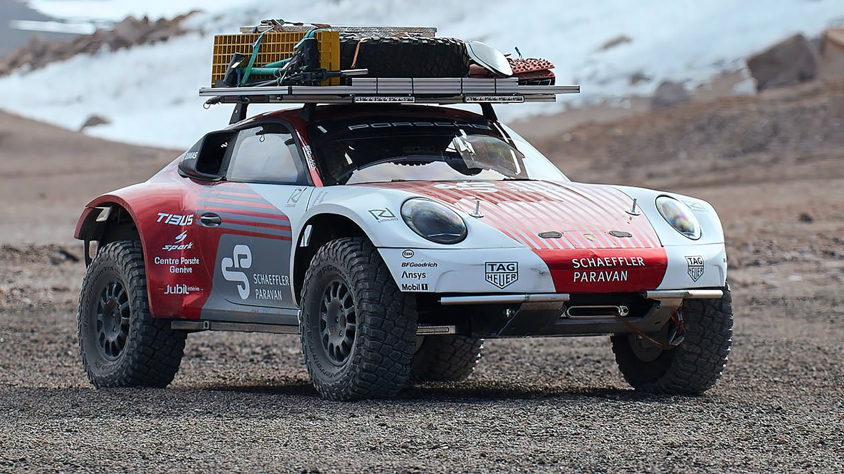 Porsche 911 Dakar wjazd na wulkan