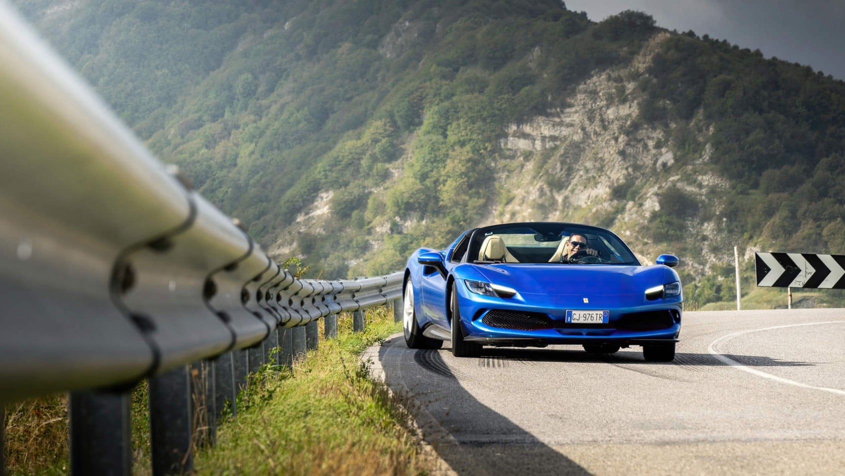Ferrari 296 GTS - charakter podobny do GTB