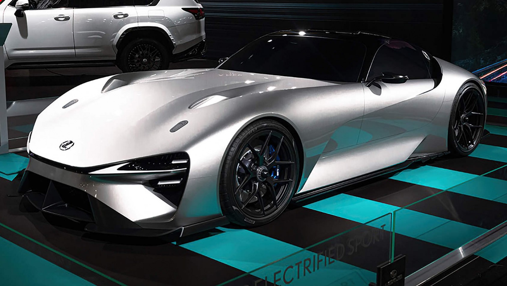 Nowy, sportowy elektryczny Lexus