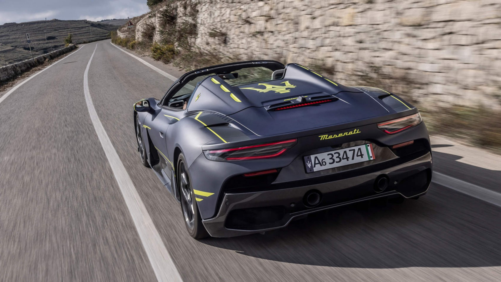 Maserati MC20 Cielo - widok z tyłu