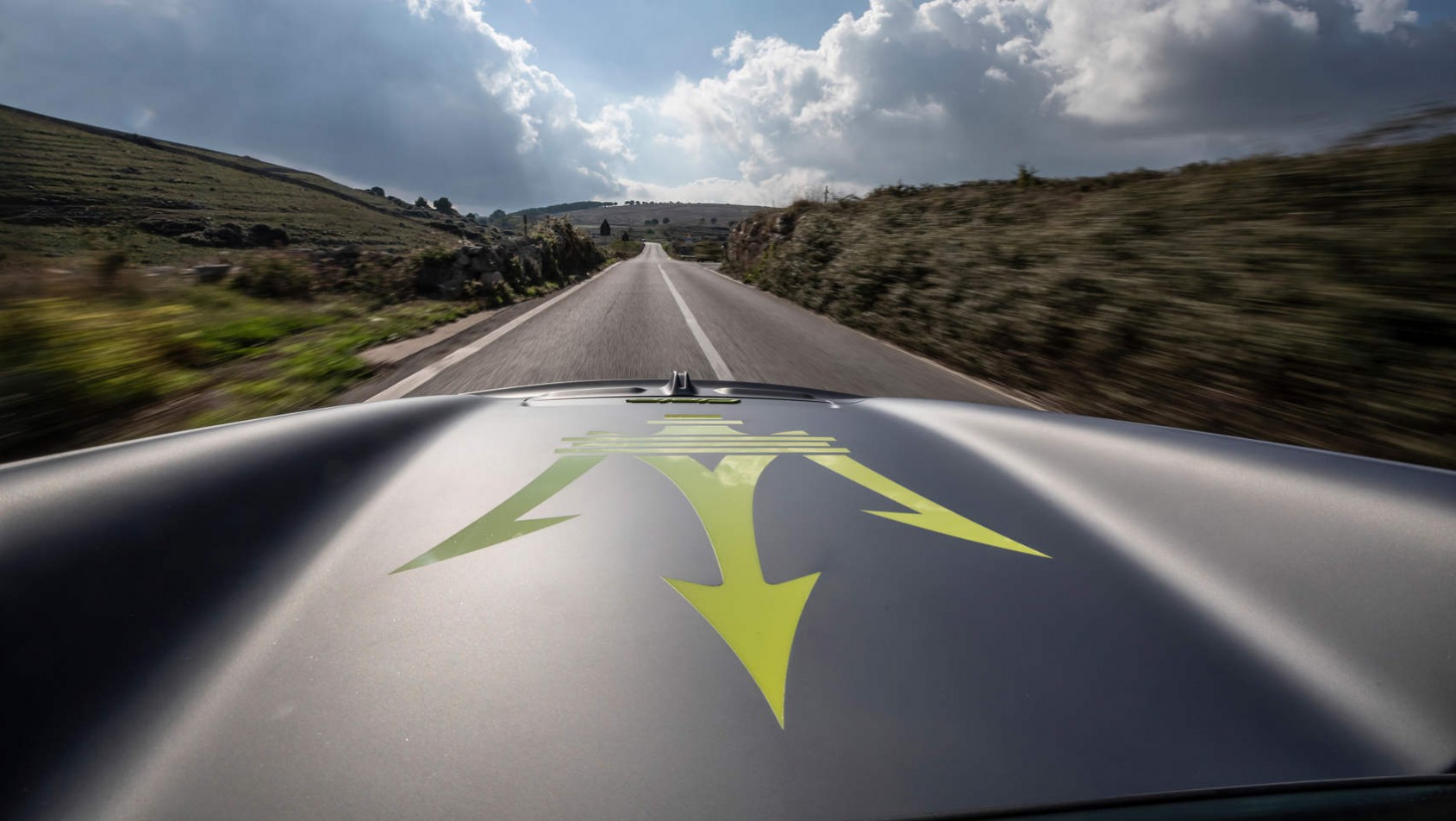 Trójząb Maserati MC20 Cielo