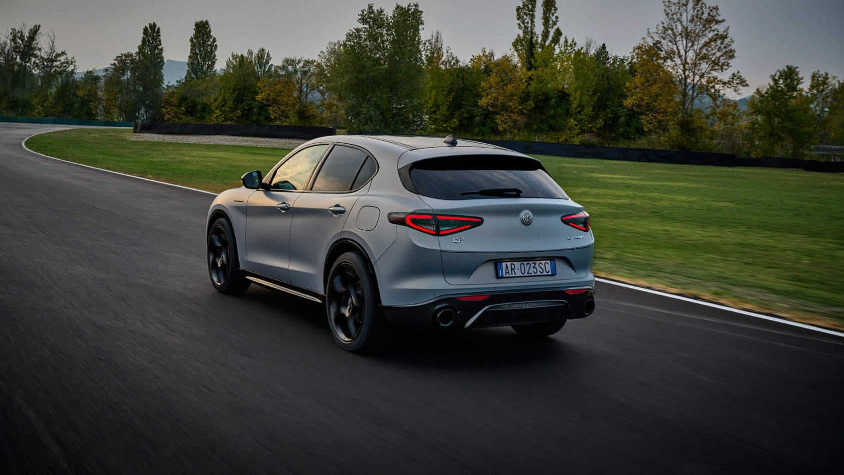 Alfa Romeo Stelvio na drodze