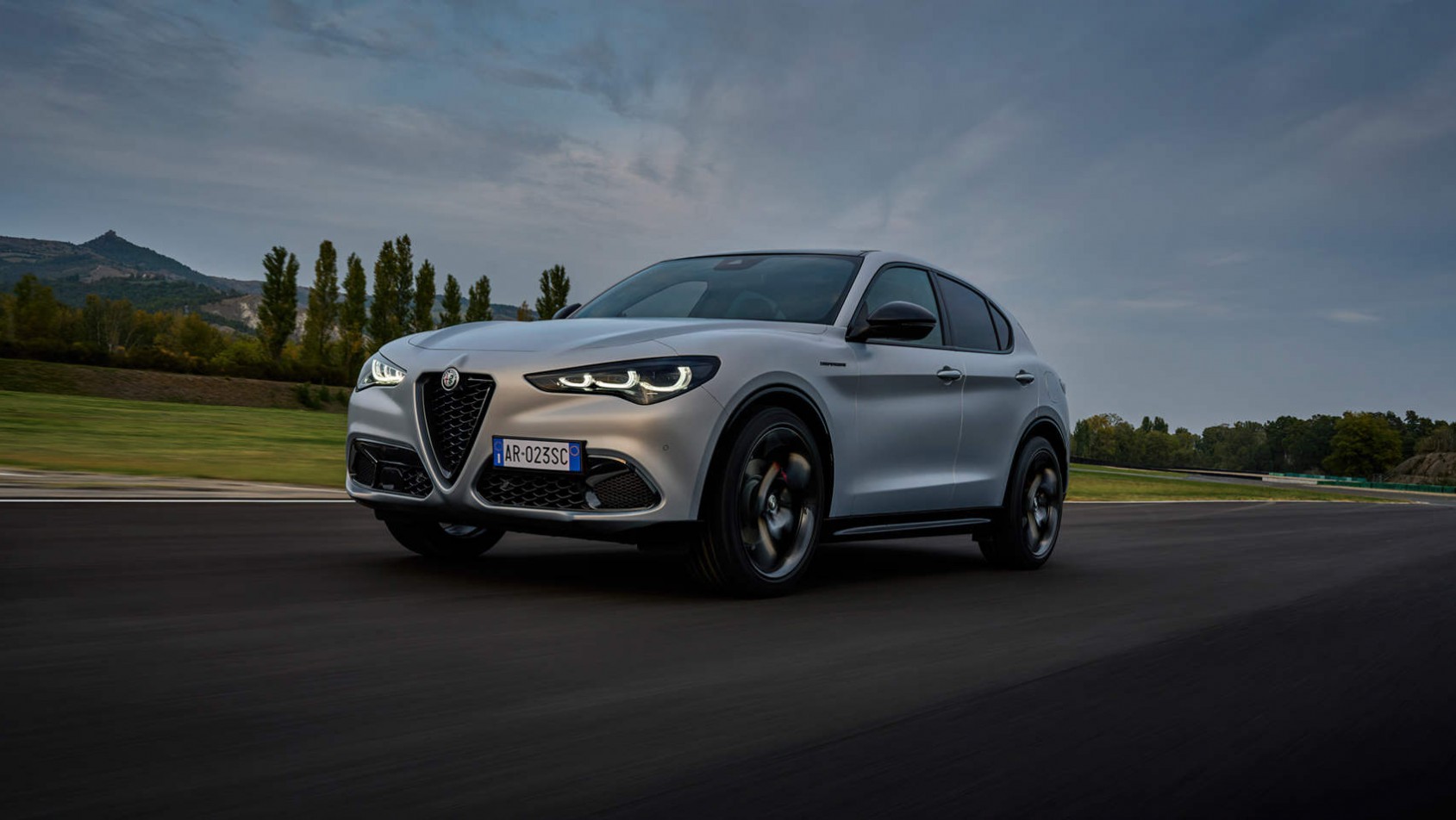 Alfa Romeo Stelvio podczas jazdy