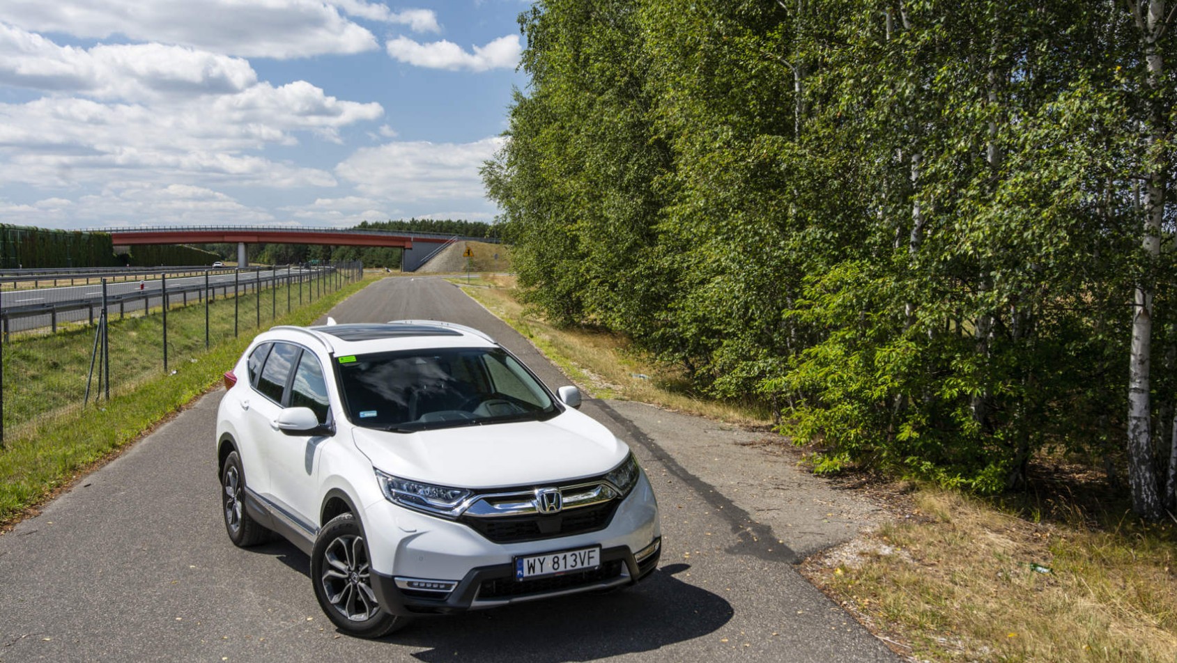 Honda CR-V na tle polskiego krajobrazu