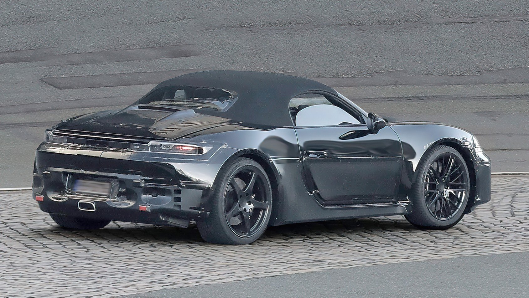 Porsche 718 Boxter/Cayman Elektryczny Porsche 718 z tyłu