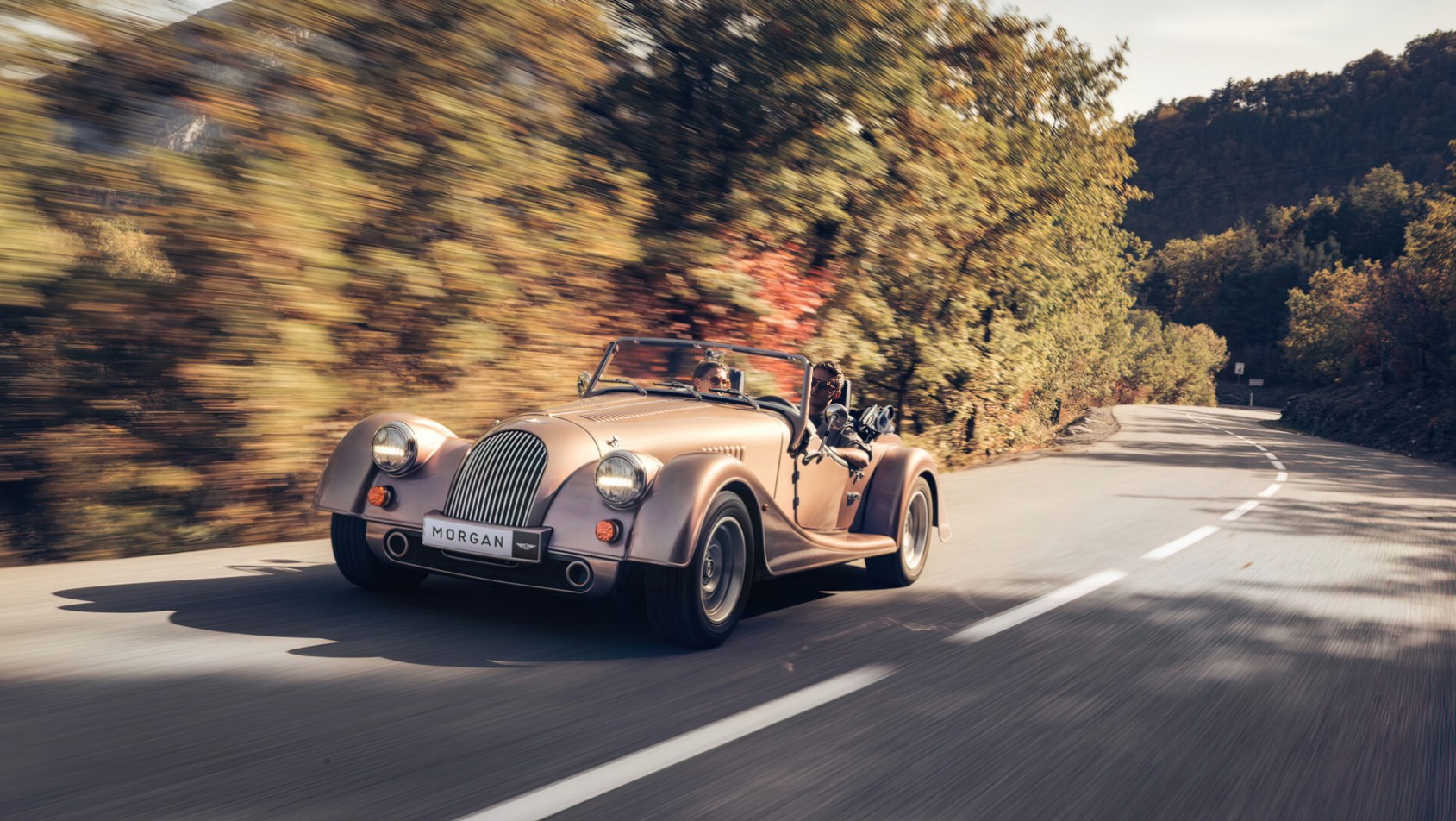 Morgan Plus 4 za zakrętem