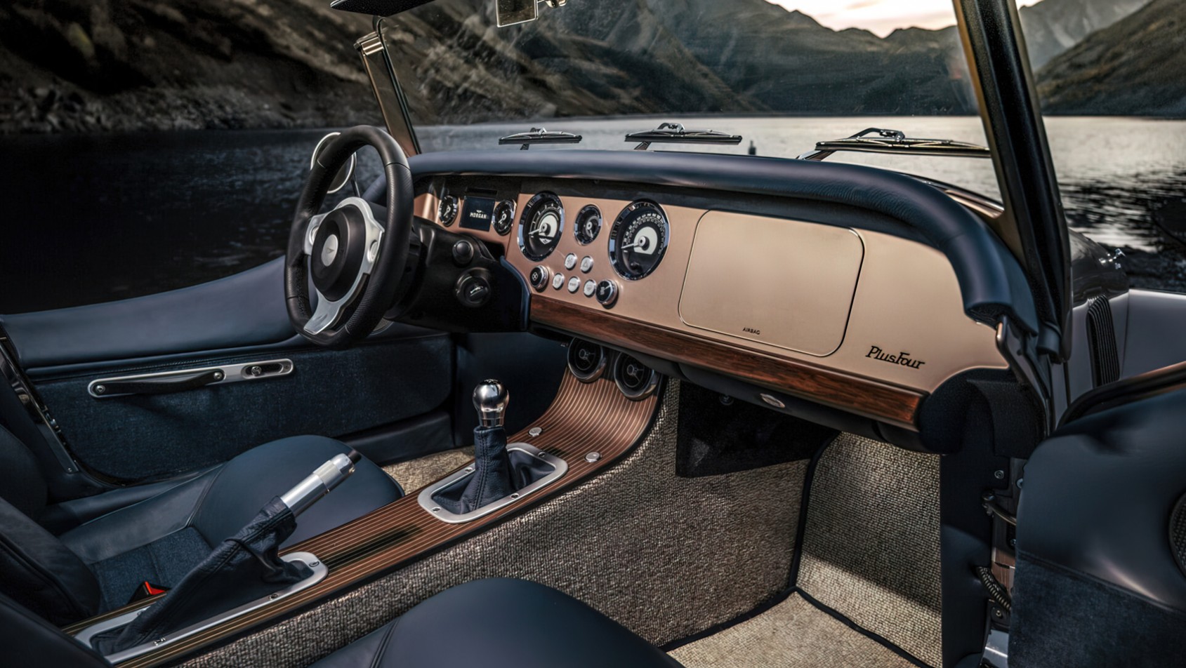 Morgan Plus 4 wnętrze