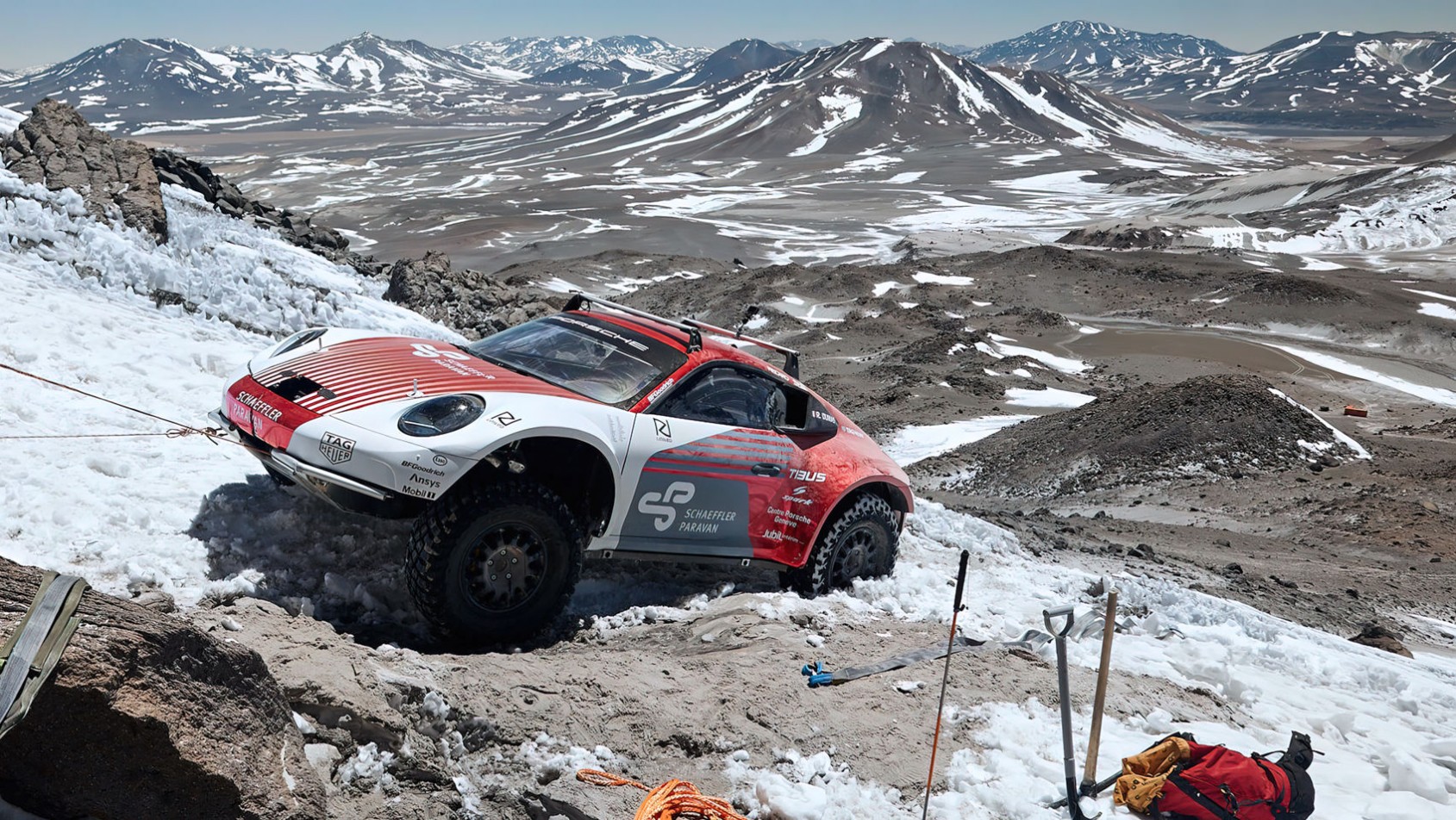 Porsche 911 terenowe na wyciągarce