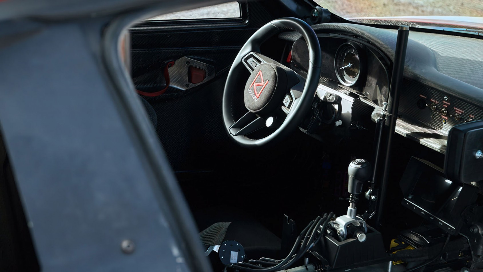 Porsche 911 terenowe wnętrze