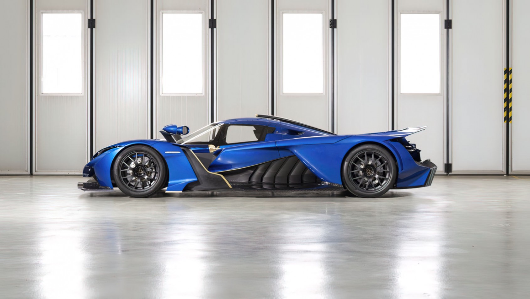 Praga Bohema sylwetka z boku