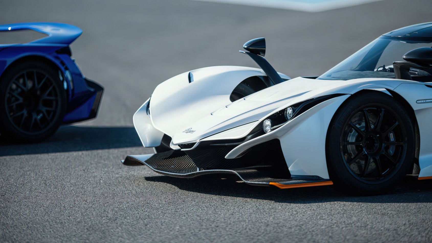 Praga Bohema przód wersji białej